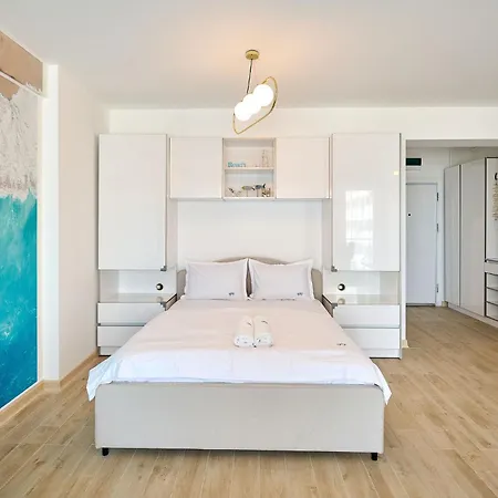 Sea-esta In Infinity